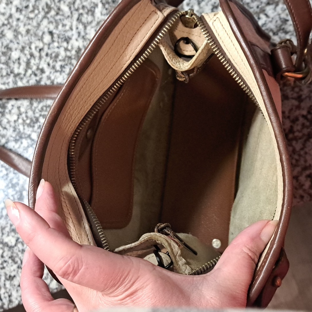 Vintage Dooney & Bourke Beige/Brown Pebbled Leather Tote Shoulder Bag - Picture 10 of 16
